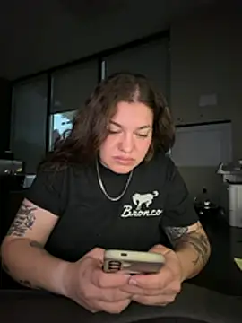 Shygirl98 Show in webcam