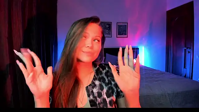 Chat XXX en directo de Kira_love_81