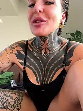 KathaleaNoir Chat XXX in diretta