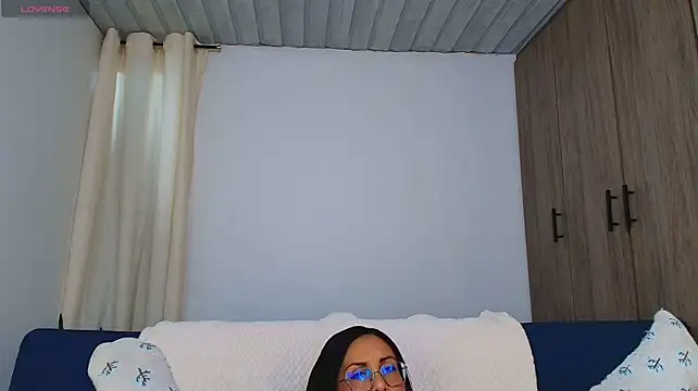 แชท XXX สดของ Swetisabella01