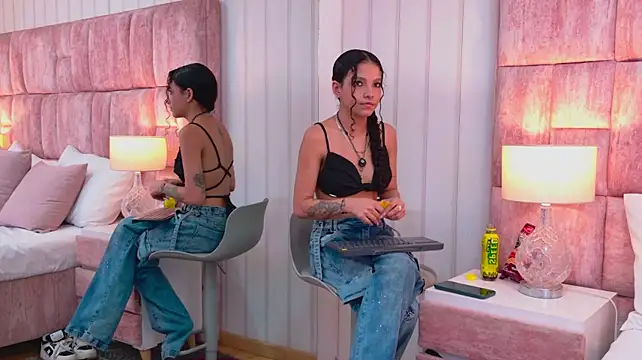MiaLaure – Naživo XXX chat