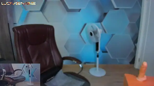 XXX chat uživo modela SteveTiger