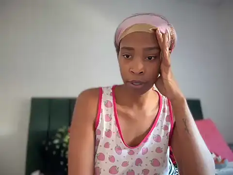 Cum2Charm Adlı Modelin Canlı XXX Sohbeti