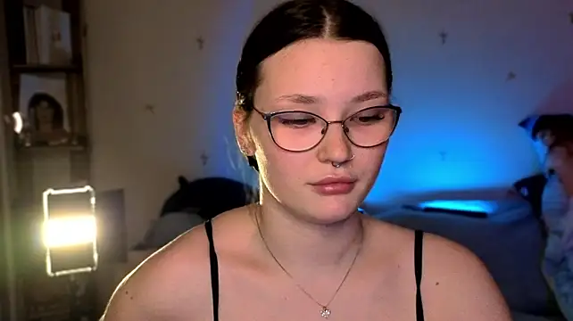 milliedoll Adlı Modelin Canlı XXX Sohbeti