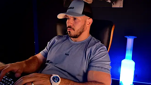 AngeloEric Chat XXX in diretta