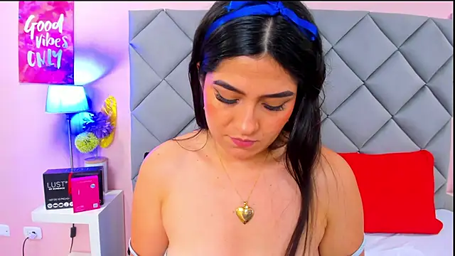 Chatroom XXX en direct de NahomyAdams