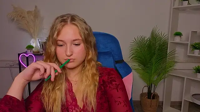 PrimroseFoster live XXX chat