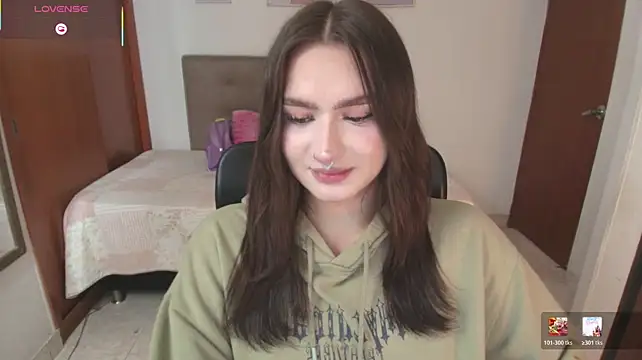 Miley_Baker: онлайн-секс-чат