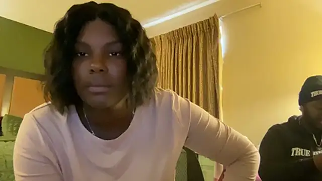 Tattedupdek's Live XXX Chat