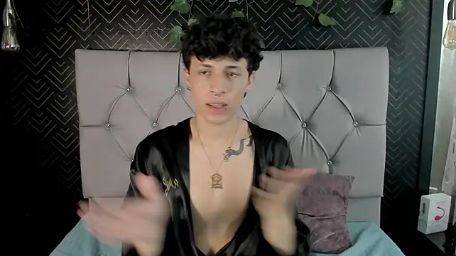Онлайн чат XXX Axel__Evans