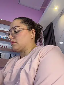 Chat +18 de Nails_Lucia ao vivo