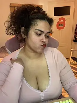แชท XXX สดของ Curvydesifromgermany