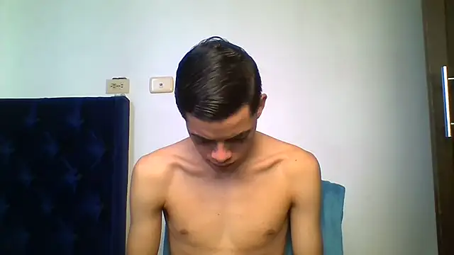 Latinos_2001 Adlı Modelin Canlı XXX Sohbeti