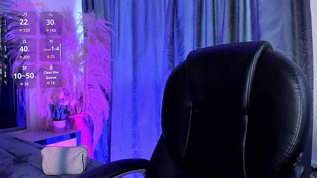 צ'אט XXX בשידור חי של CarolineFyre