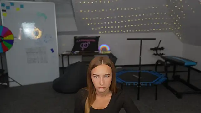 Elina_rose054 élő XXX-chatje