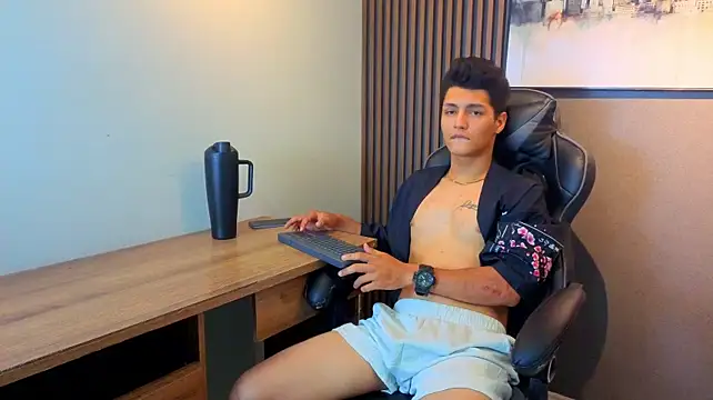 Julian_Fiire live XXX chat