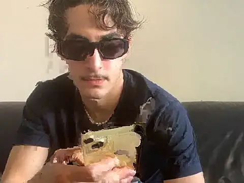 Arthurcamforn Live XXX chat
