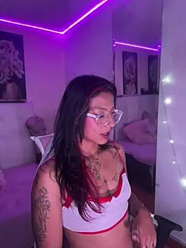 Chatroom XXX en direct de SamathaMay