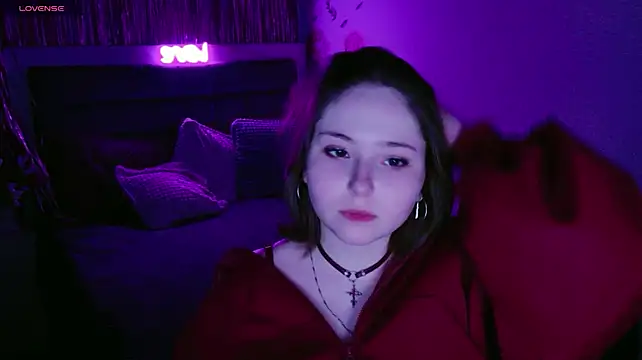 AliceFervent Adlı Modelin Canlı XXX Sohbeti
