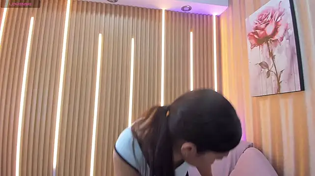 Harmony_Hills' Live XXX Chat