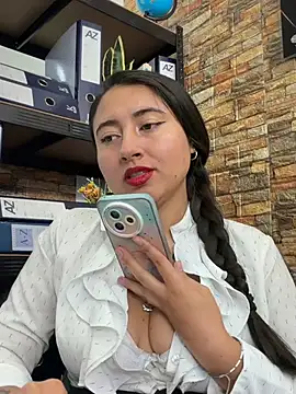 _Sarah-Office1's Live XXX Chat