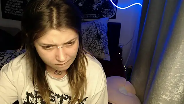 AlienforTwenty Chat XXX in diretta