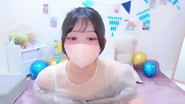 Hinata_Sun élő XXX-chatje
