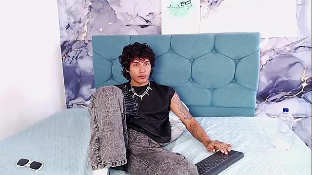 MaximilianRoth – Naživo XXX chat