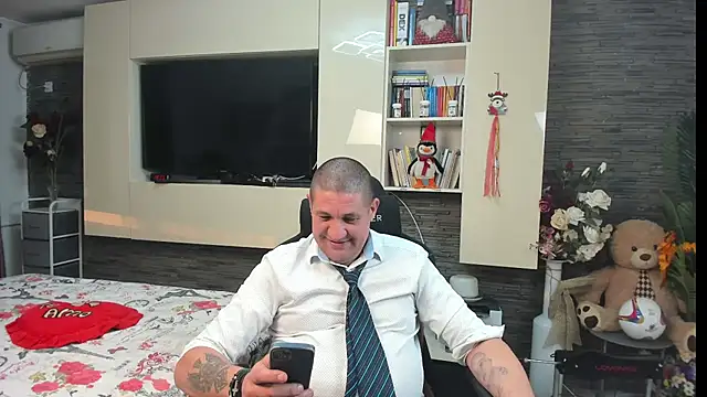 دردشة SpartacusDaddy48 الجنسية المباشرة