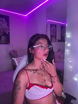 SamathaMay Adlı Modelin Canlı XXX Sohbeti