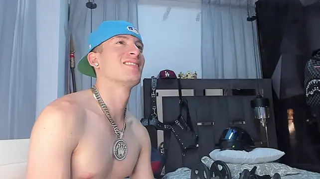 XXX chat uživo modela HunterHeat_