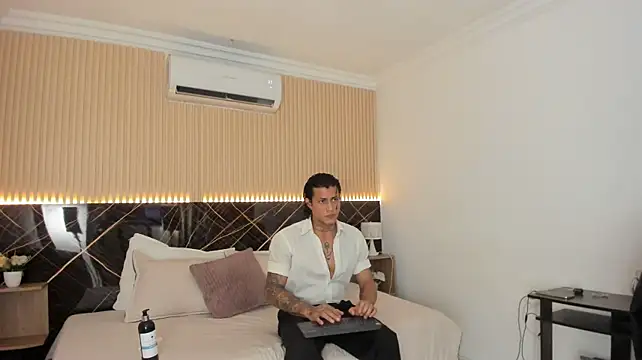 Damian_romanoff_'s Live XXX Chat