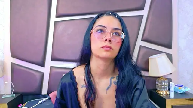 NicoleEsposito Adlı Modelin Canlı XXX Sohbeti