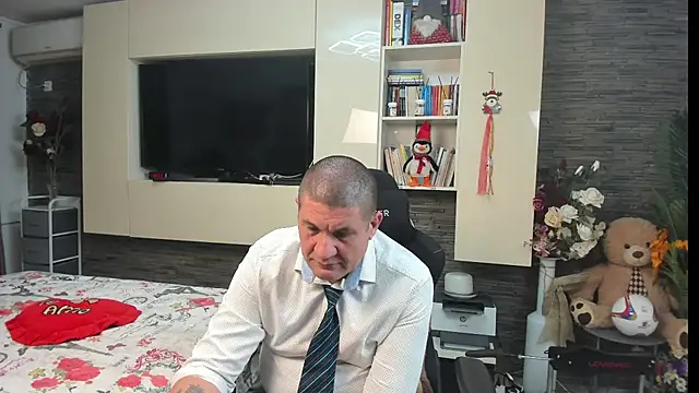 SpartacusDaddy48 XXX чат на живо