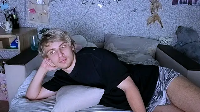 Pertunjukan Kamera Web BloodyBlondiee