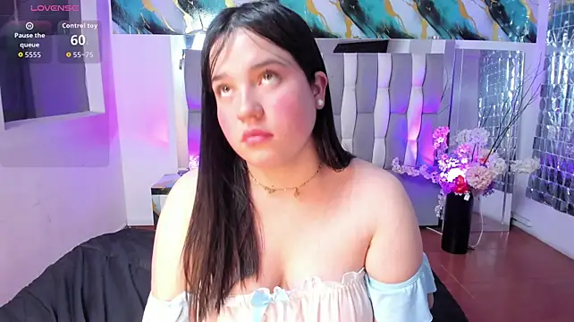 Julieth_Caandy élő XXX-chatje