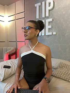 Chat +18 de Luxa_Velvet ao vivo