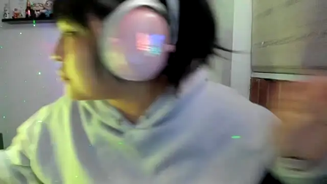 Chatroom XXX en direct de Shaddycute_