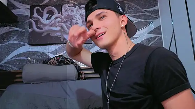 Axel_Ryder Adlı Modelin Canlı XXX Sohbeti