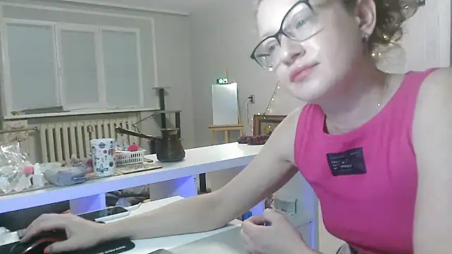 Alice_newhome's Live XXX Chat