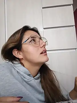 LuisaLean Chat XXX live