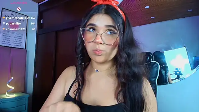 Tifanny_grey Adlı Modelin Canlı XXX Sohbeti