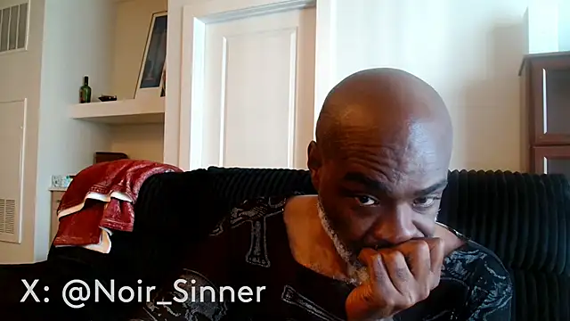 צ'אט XXX בשידור חי של sinnernoir