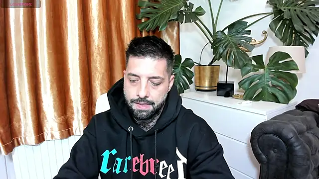 دردشة TommyDum الجنسية المباشرة