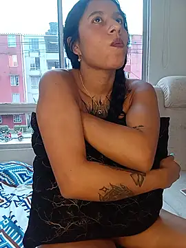 Chat +18 de Karii-R ao vivo