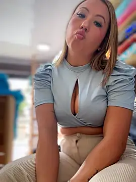 VIOLETA-25_のライブXXXチャット