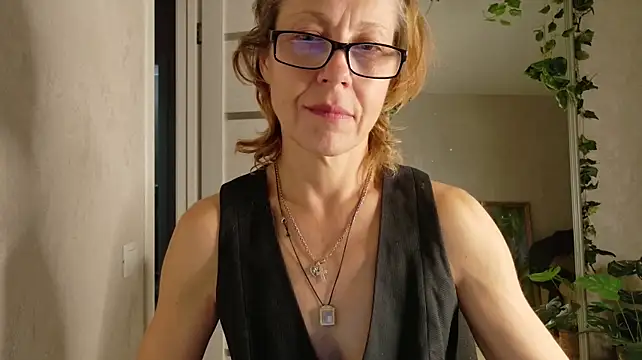 LioraWeiss' Live XXX Chat