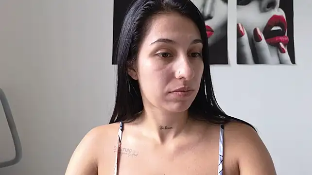 צ'אט XXX בשידור חי של tammyandrade_