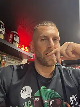 Johnytrain 现场XXX聊天