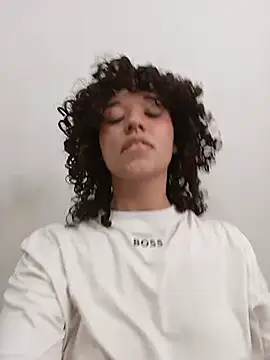 CutecurlyのライブXXXチャット